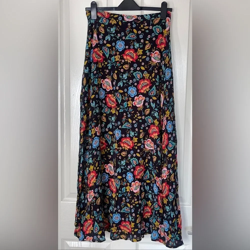 Sadie & Sage maxi skirt with side splits size s